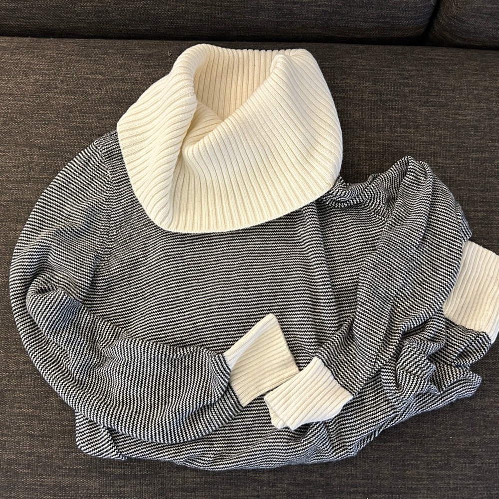 Loft striped turtleneck sweater. Large